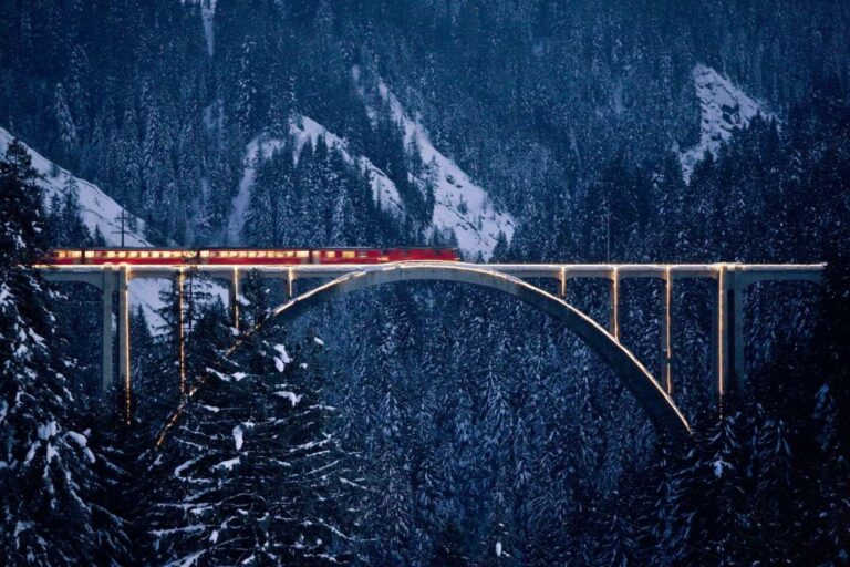 Capodanno in Svizzera anche con treno rosso del Bernina